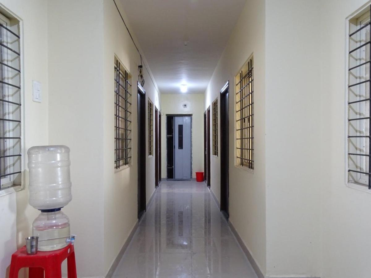 Imperial Pg Services Poona Buitenkant foto